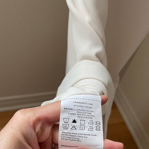 Love bonito side cut out pencil midi dress
Brand: Love Bonito - Picture 8 of 9